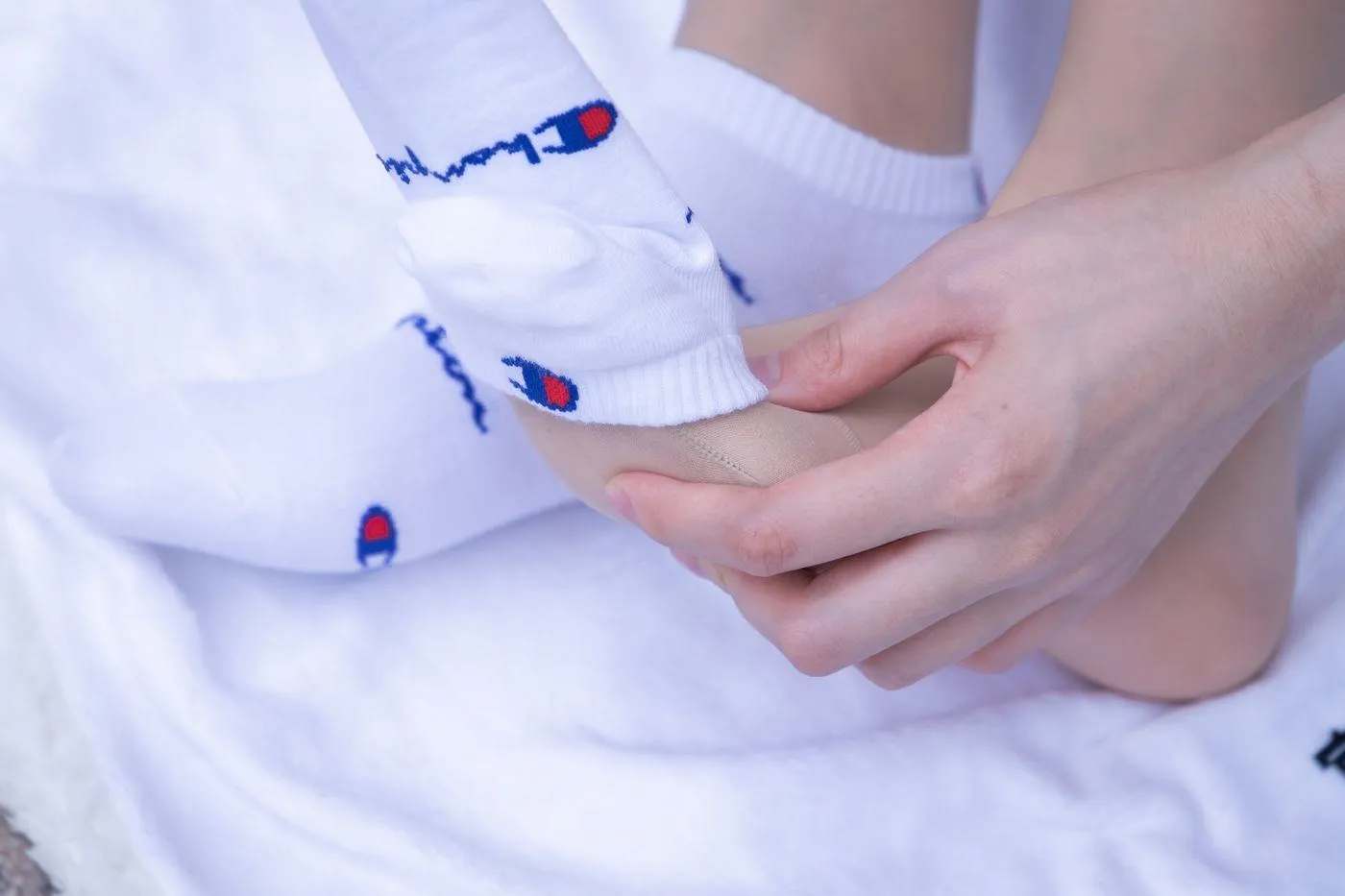 [BoBoSocks袜啵啵]NO.001 小甜豆-帆布鞋、白棉袜、肉丝 [138P]插图5